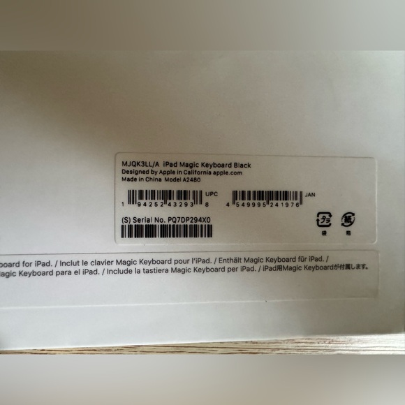 Apple Magic Keyboard Folio for 12.9 inch iPad - Picture 5 of 8